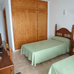 Habitación con 2 Camas Individuales